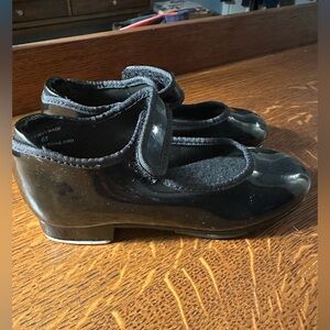 Girls Black Patent Leather Tap Shoes~Size 9